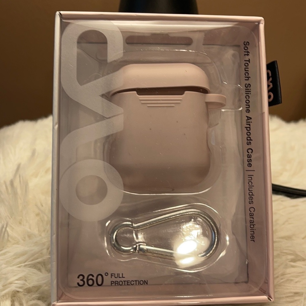 Go Cyclo SoftAirpods Case Includes Carabiner